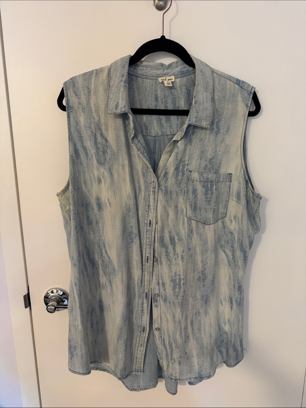 Tribal Sleeveless Washed Denim Button-Front Top in Light Blue